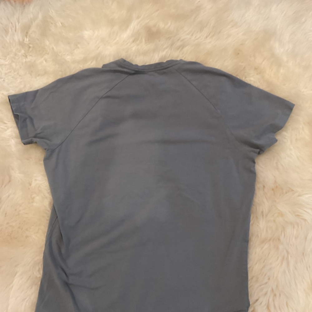 Alphalete Men’s Size Medium Gray Short Sleeved Shirt - Picture 3 of 4